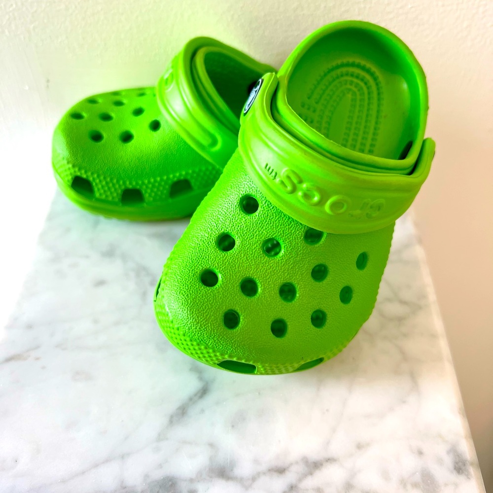 Crocs Baby Lime Green 💚 Size 2,3